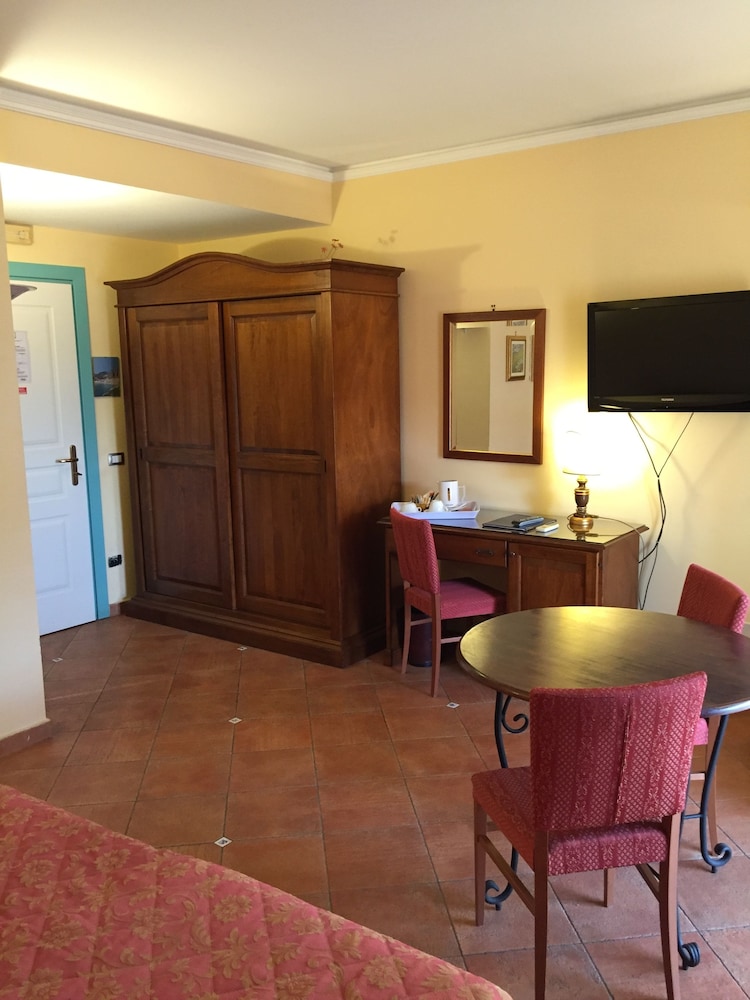 Comfort Triple Room (up to 4 people) - Photo 6