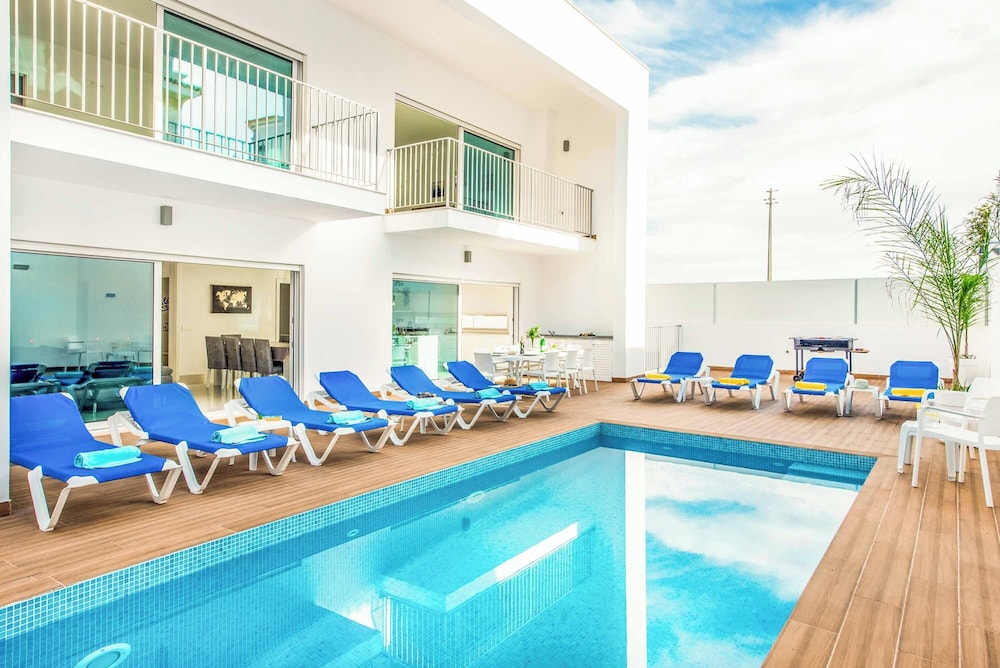 Villa (5 Bedrooms)