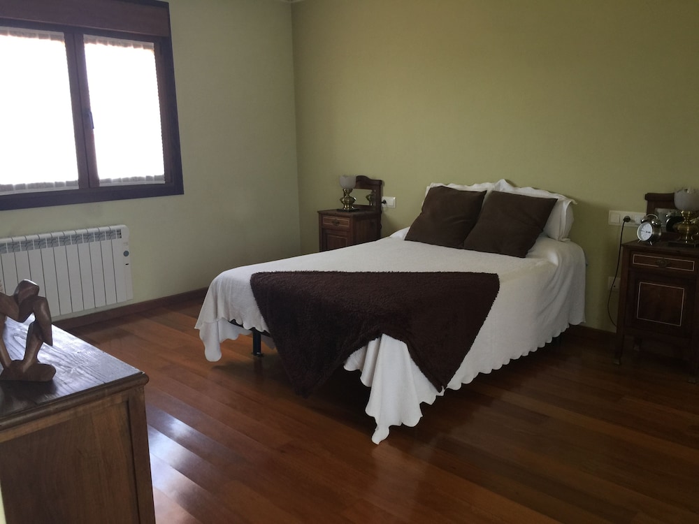 Deluxe Double Room, Private Bathroom - Photo 4