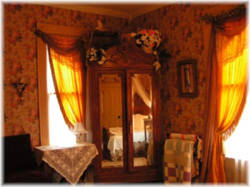 Room, Private Bathroom (Lillian's Room Adults Only) photo 2