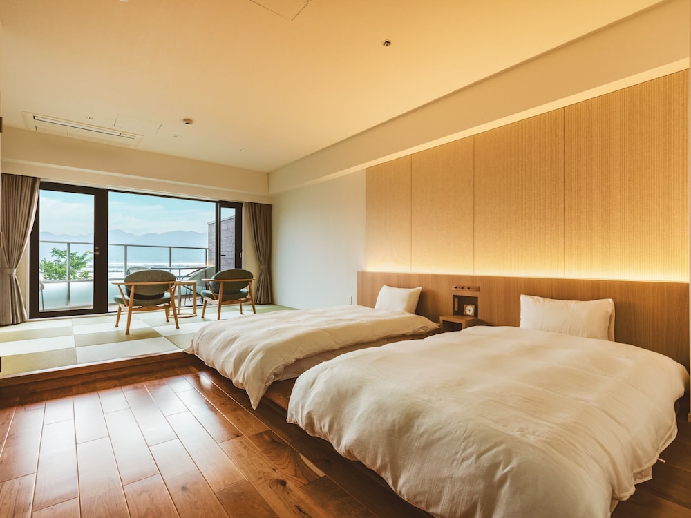 Japanese Western-style Room with Balcony, Non Smoking, No Private Bathroom - Photo 1