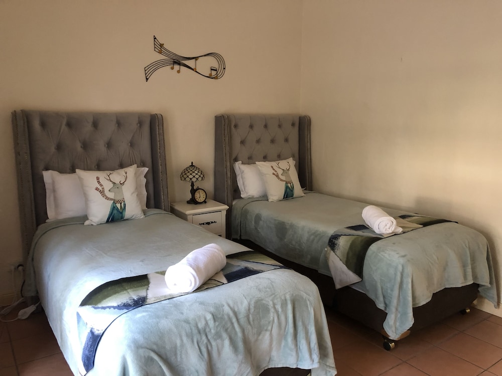 2 Bedroom Garden View (Verdlho) - Photo 2