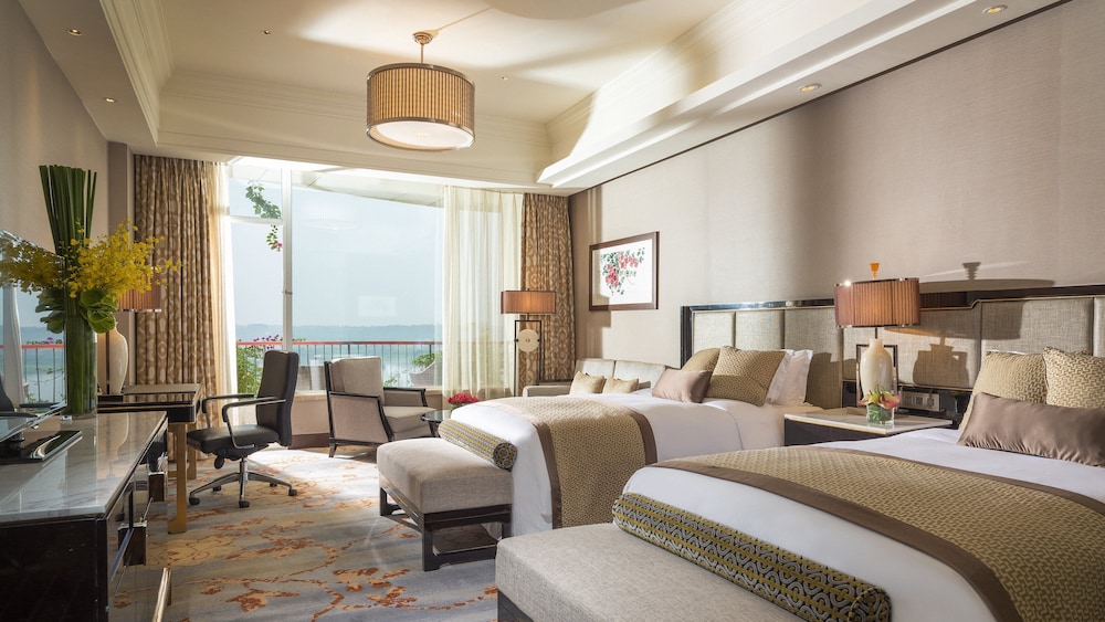 Premium Room, 2 Double Beds, Balcony, Lake View photo 2