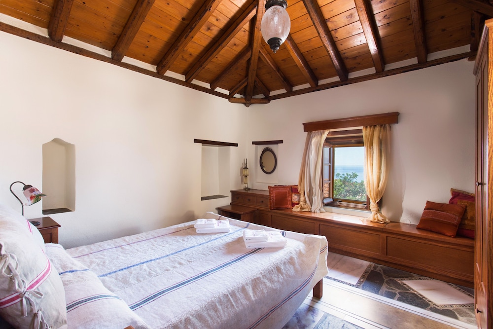Family Suite, 1 Bedroom, Kitchenette, Sea View photo 2