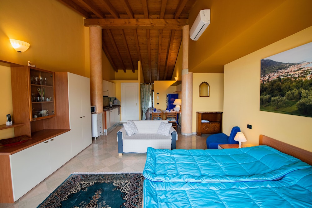 Exclusive Apartment photo 1