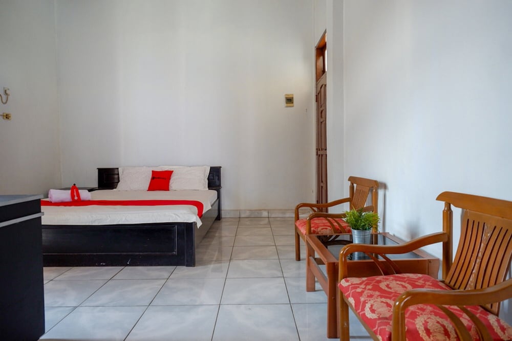 Premium Room (RedDoorz)