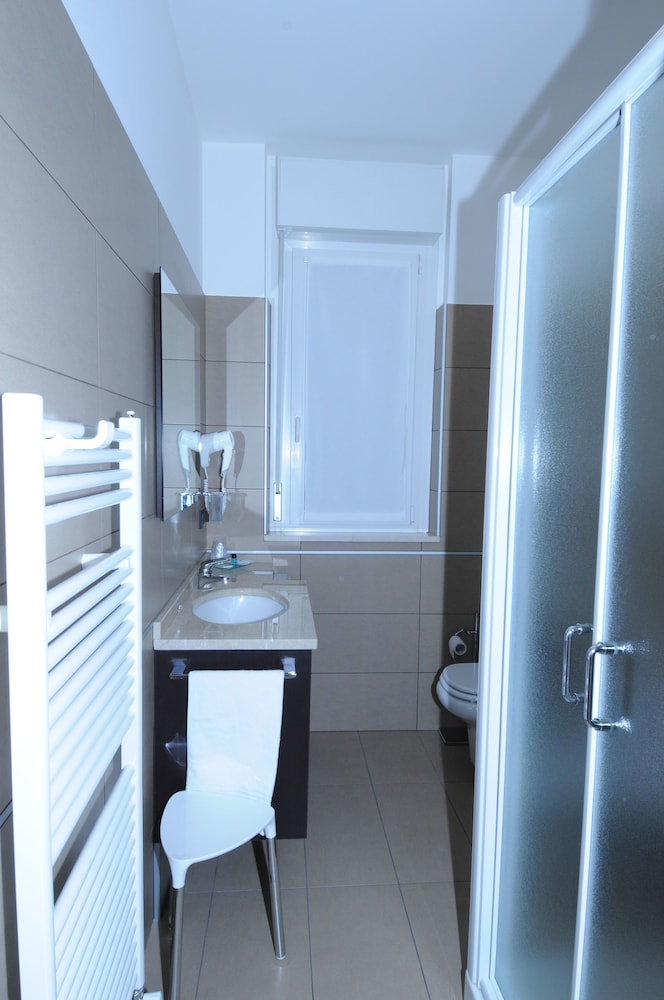 Standard Double or Twin Room photo 2