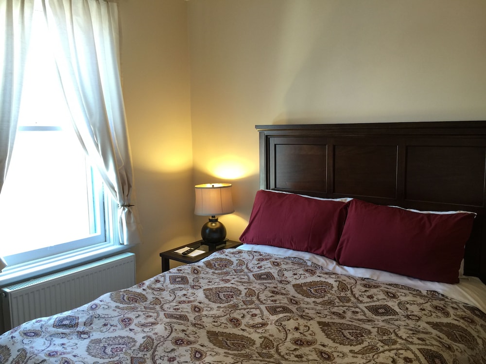 Room, 1 Queen Bed, Ensuite, photo 7
