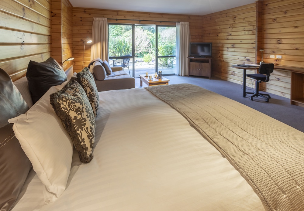 Coach House Suite photo 1