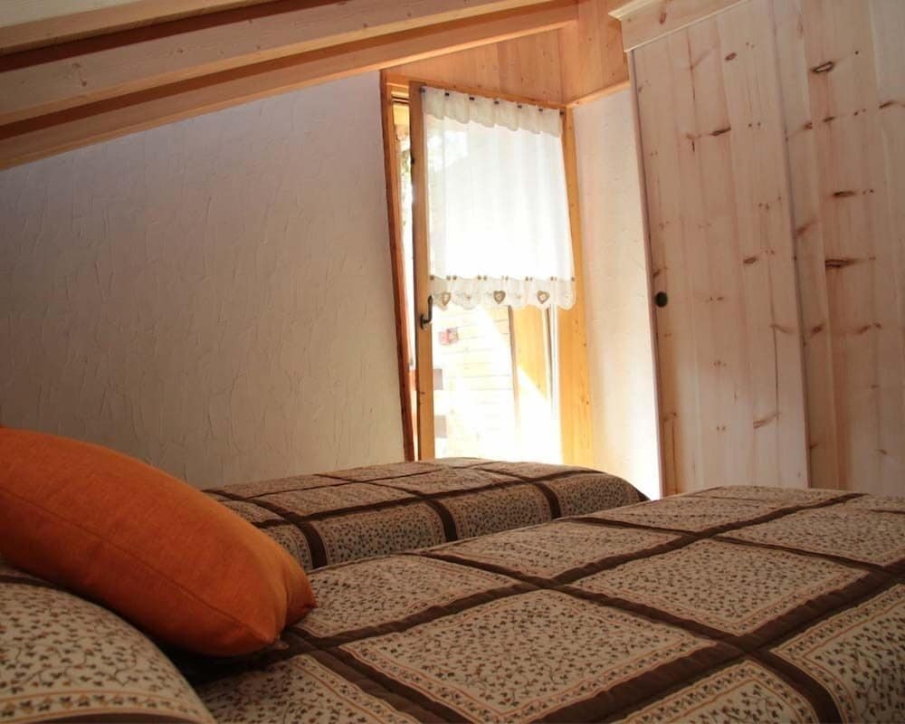 Double Or Twin Room, Shared Bathroom photo 3