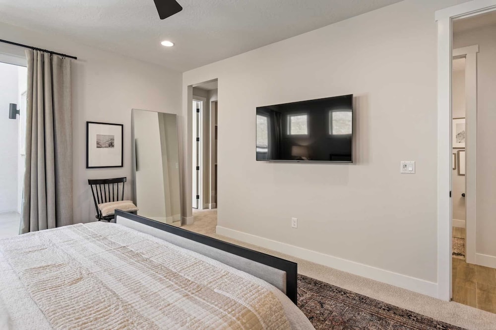 Townhome, 5 Bedrooms