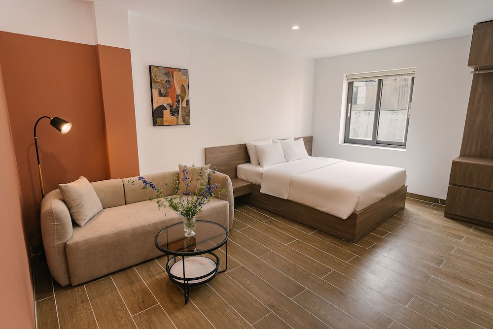 Senior Room, Partial Lake View