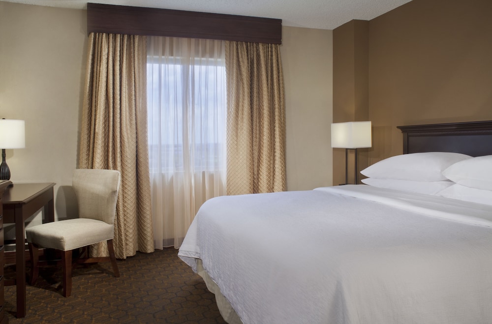 Premium Suite, 1 King Bed (2 Rooms) - Photo 3