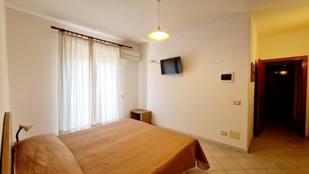 Double or Twin Room photo 3