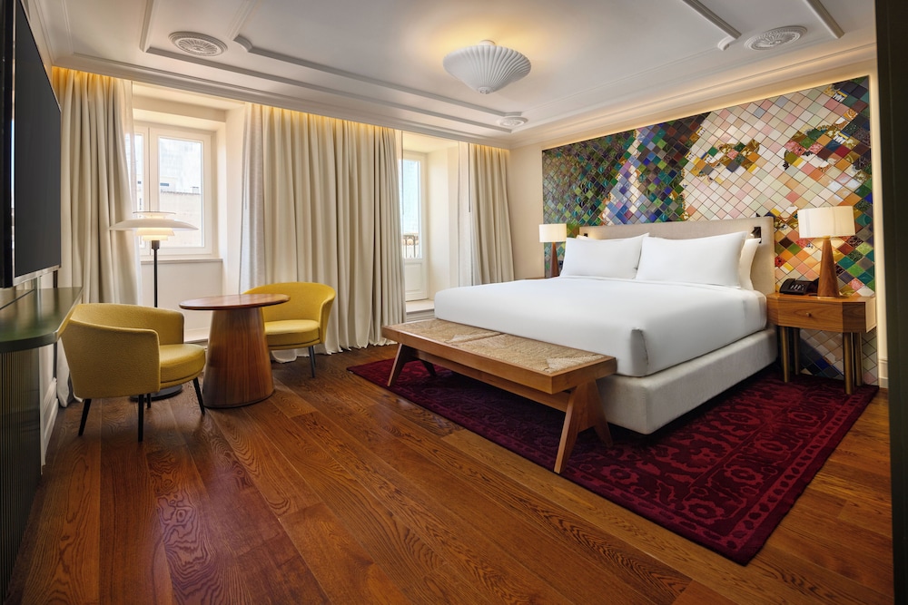 Deluxe Room, 1 King Bed (Azulejos)