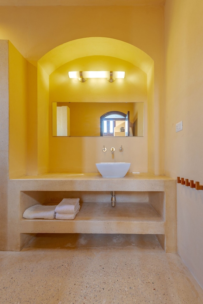 Villa photo 2