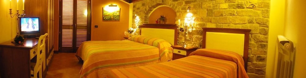Deluxe Triple Room photo 2