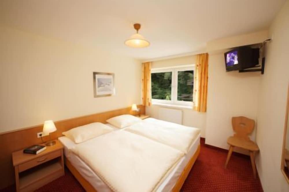 Apartment, 1 Bedroom, Balcony, Mountain View photo 2