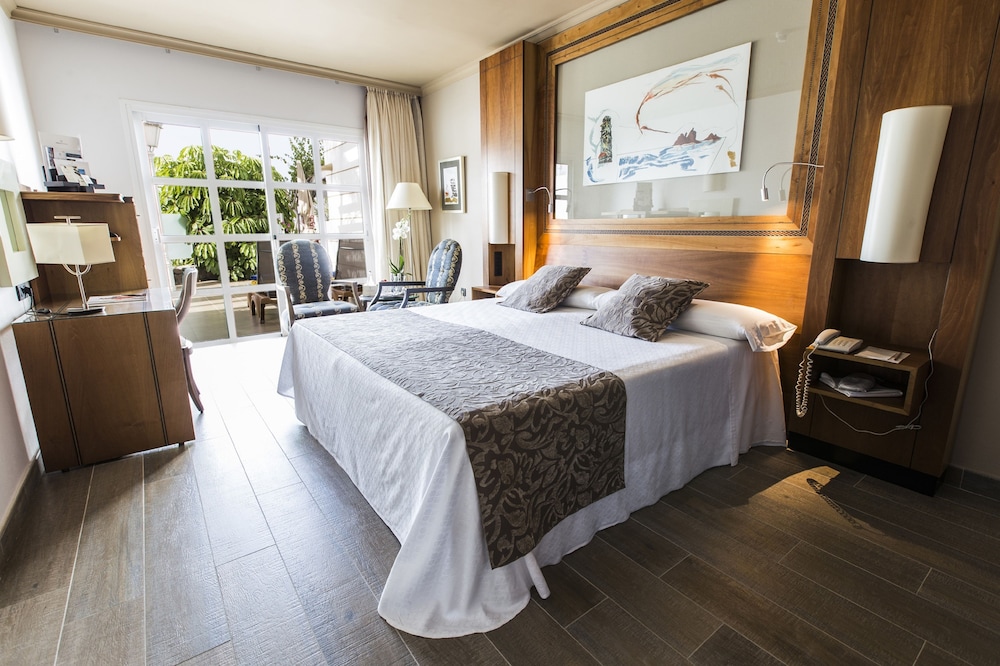 Comfort Double Room, Garden View thumbnail 5