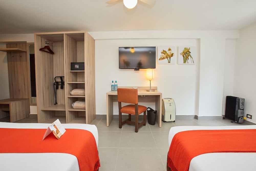Superior Twin Room, River View photo 3