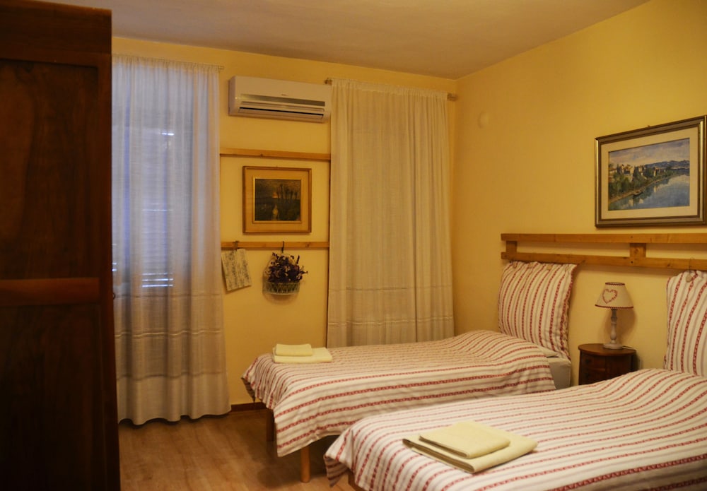 Quadruple Room photo 1