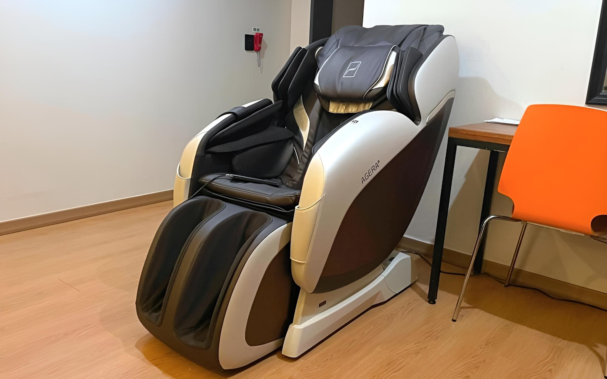 Room (VIP Room-Body Friend Massage Chair (N) - Photo 6
