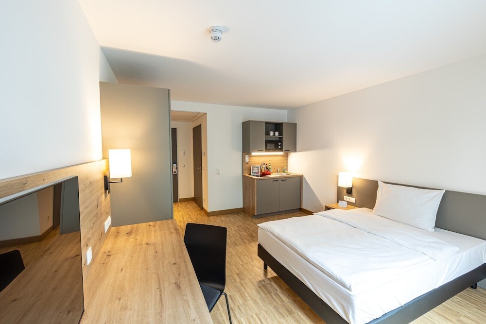 Studio (Comfy Studio Apartment)