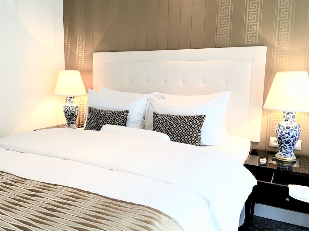 Luxury Penthouse, 2 Bedrooms, 2 Bathrooms (Market Square view, 155 m2) photo 3