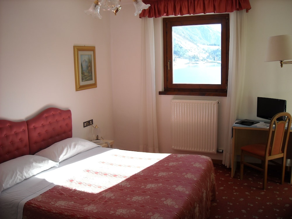 Double Room, Lake View - Photo 1