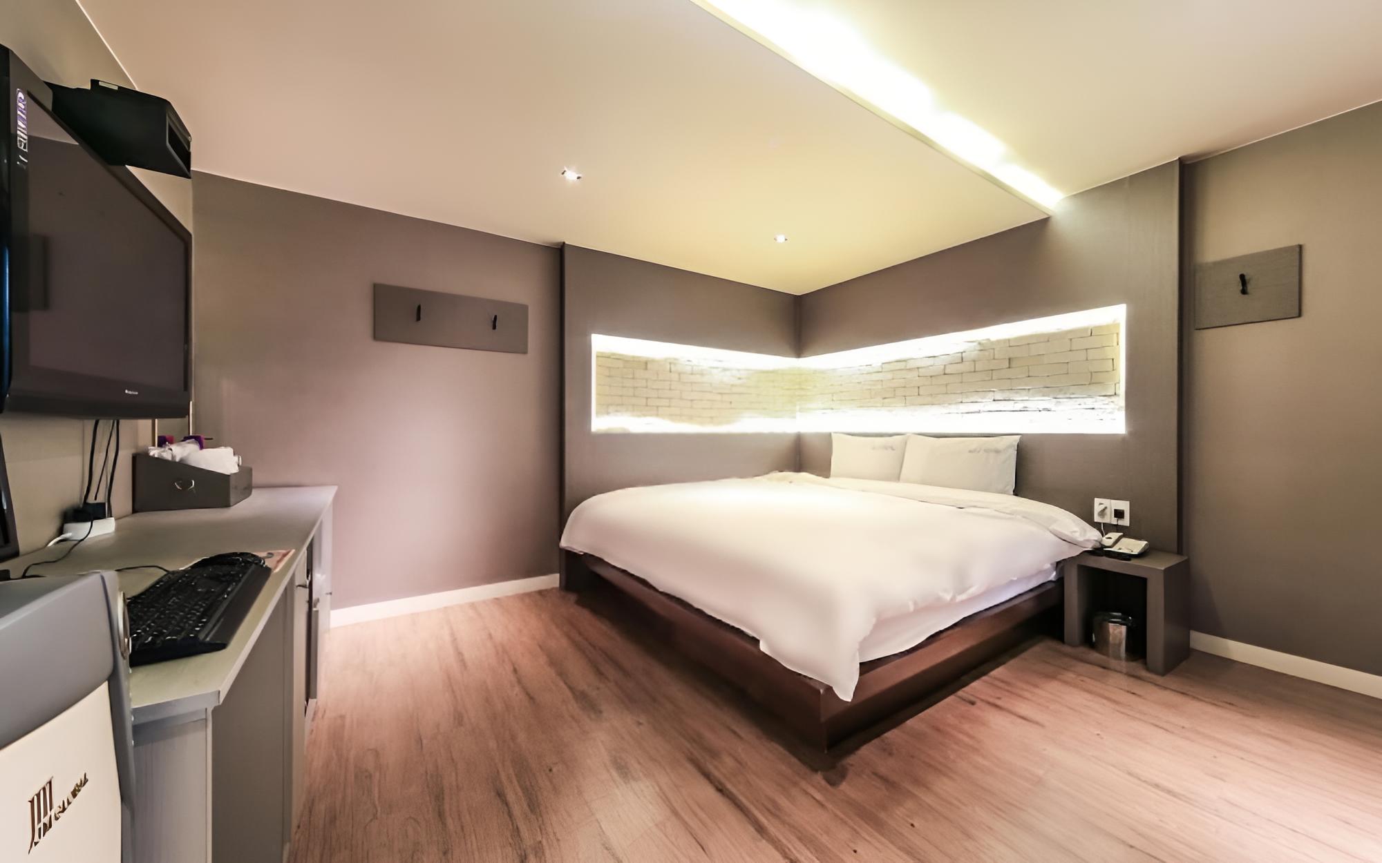 Room (Deluxe (bathtub/super king bed/free p) - Photo 7