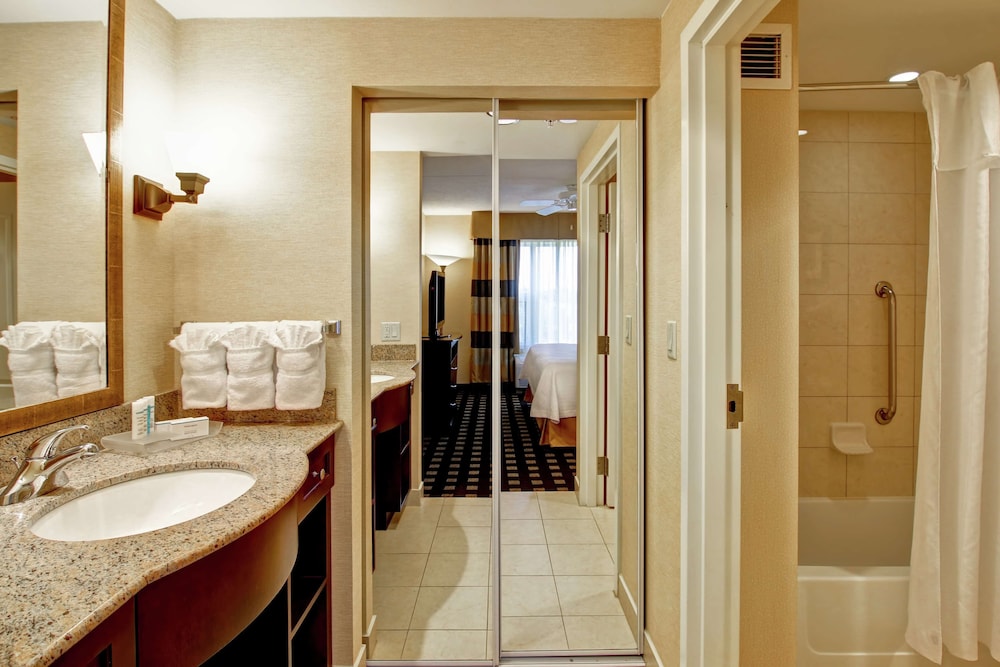 Suite, 1 King Bed - Photo 7