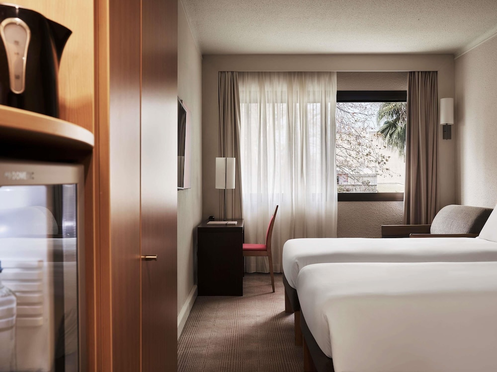 Standard Twin Room, 2 Single Beds and 1 Single Sofa Bed