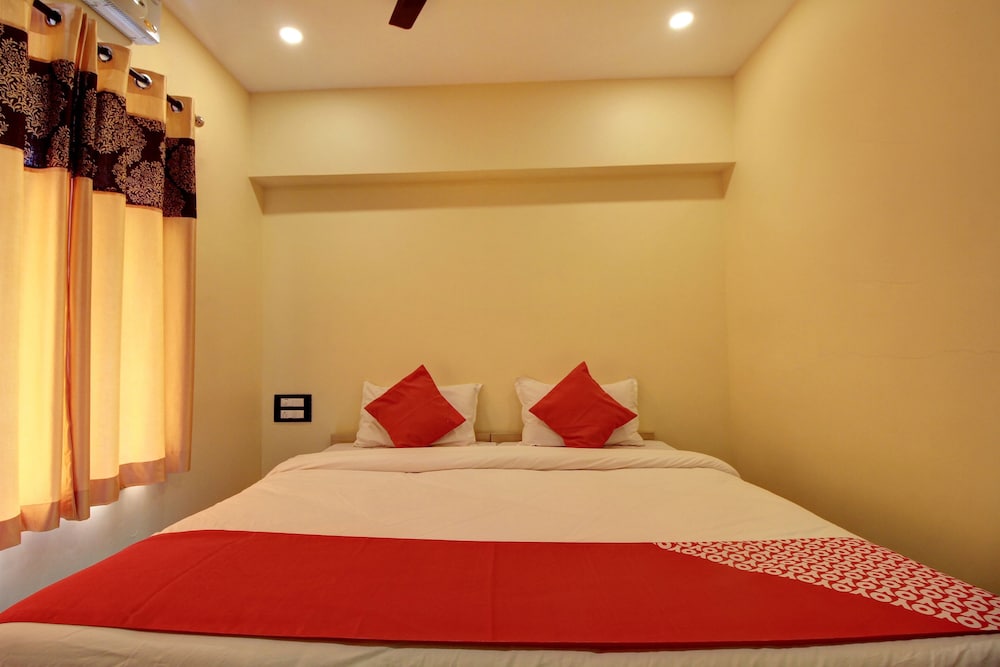 Suite, 1 King Bed photo 3