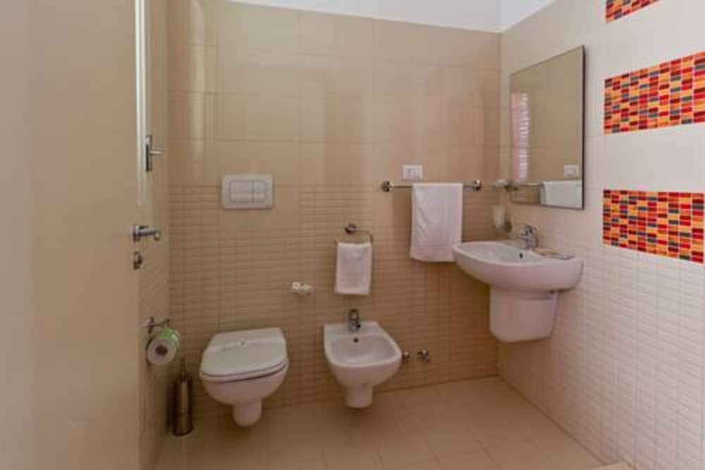 Standard Triple Room photo 3