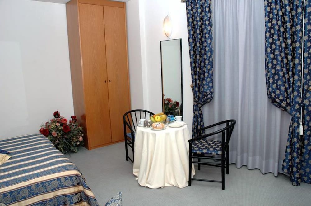 Triple Room photo 2