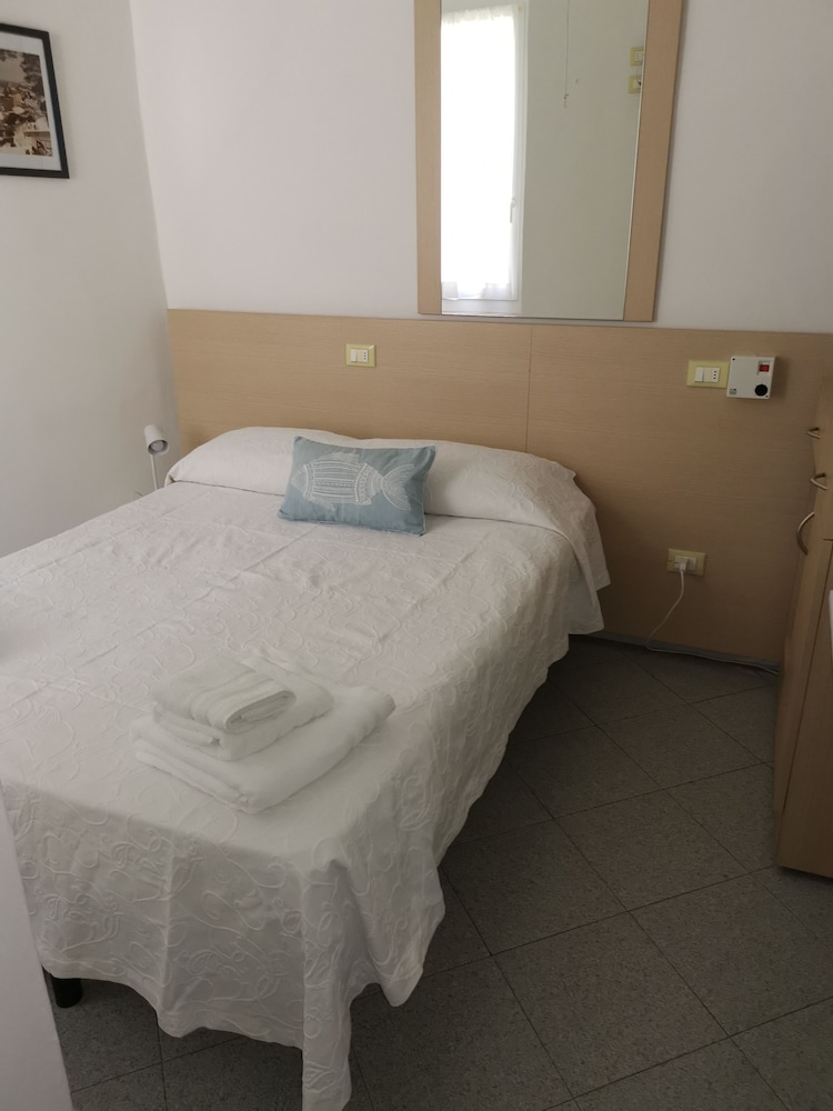Standard Room photo 1