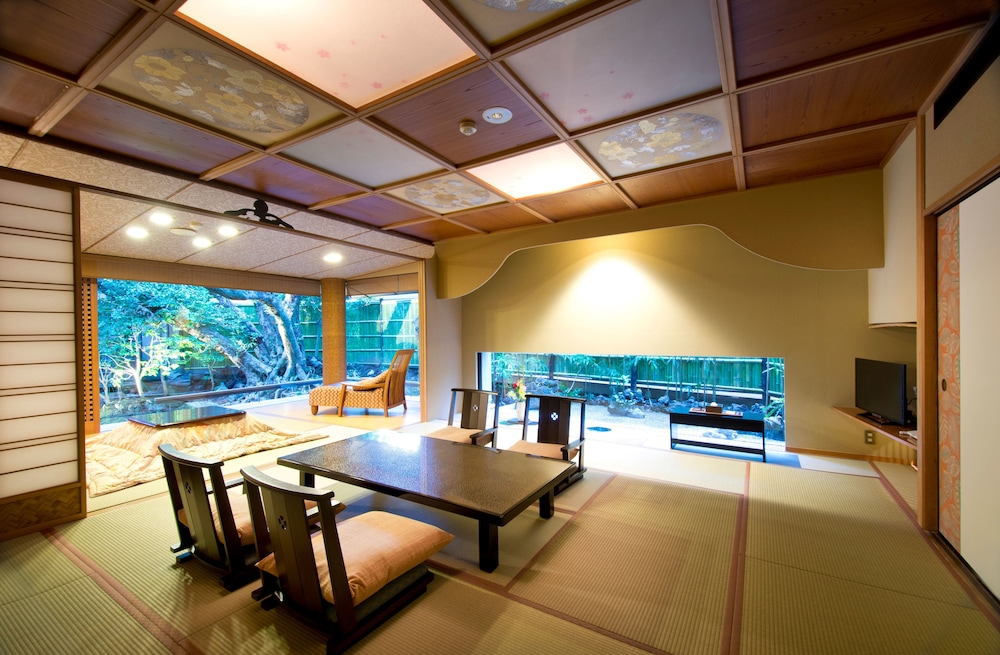 Japanese Style QuadrupleRoom,Japanese Cypress Bath(When selecting Half Board:Dinner: Full Japanese) photo 2