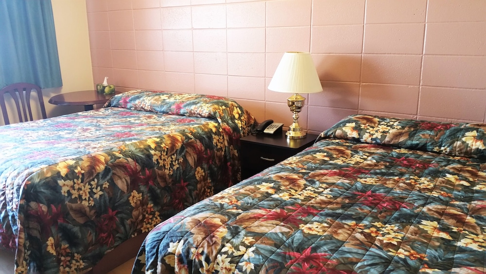 Comfort Room, 2 Queen Beds, City View photo 1