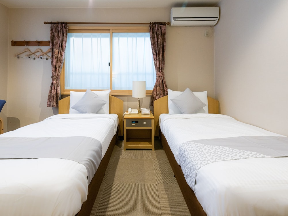 Basic Twin Room photo 1