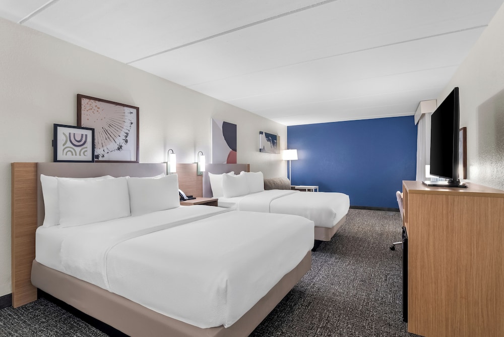 Room, Multiple Beds - Photo 1