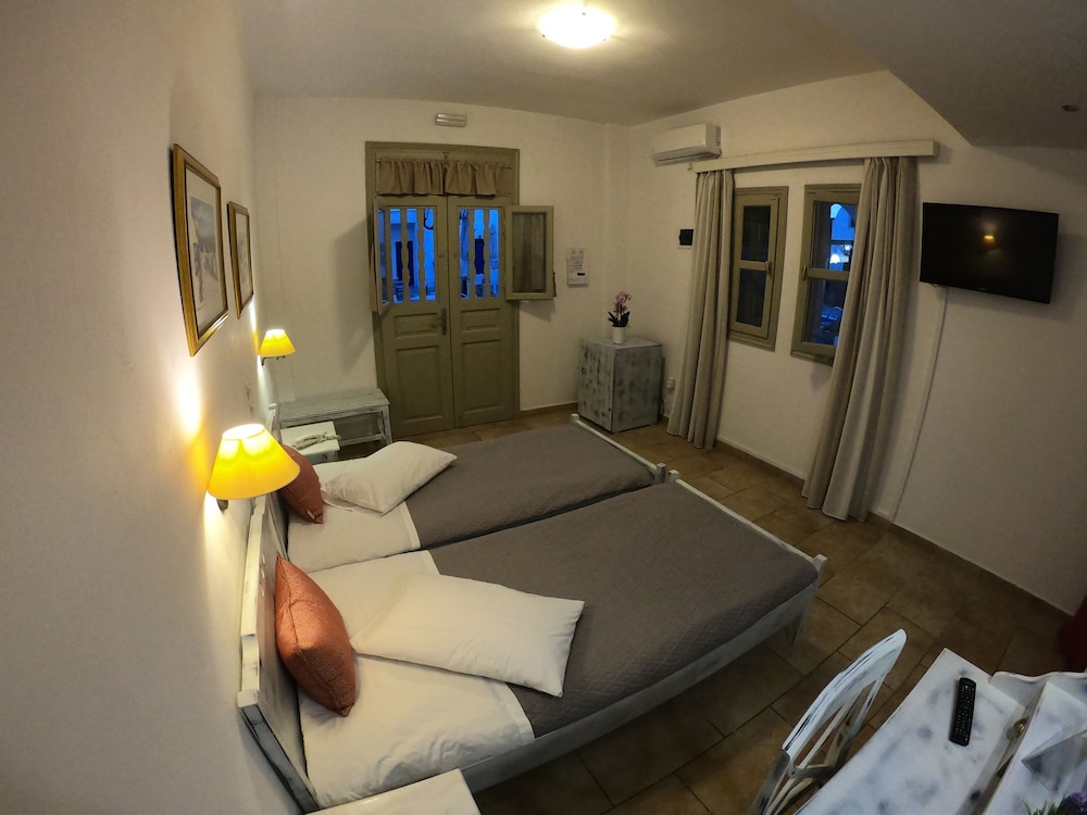 Triple Room - Photo 1