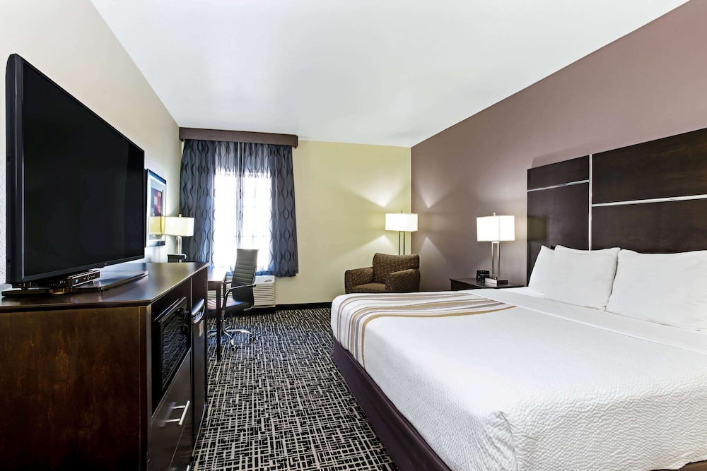 Room, 1 King Bed, Non Smoking - Photo 1