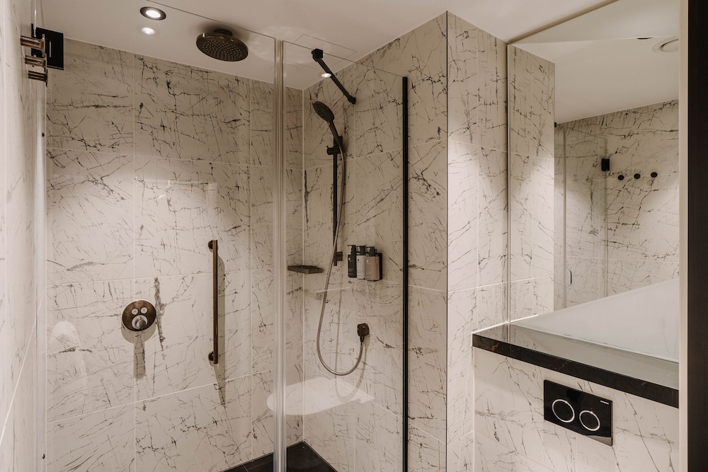 Premium Room, 2 Double Beds, Balcony, City View (Top Floor) - Photo 10