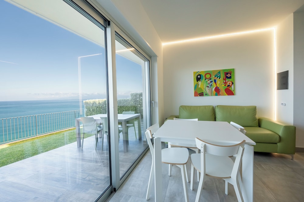 Deluxe Apartment, Sea View photo 3