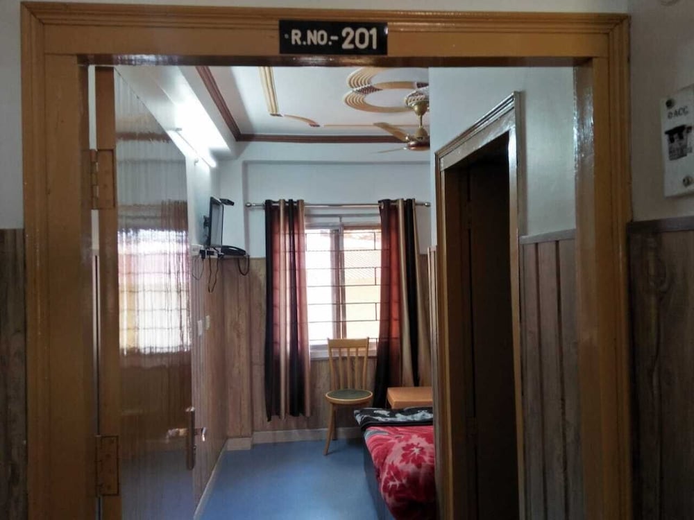 Semi Deluxe Room photo 1