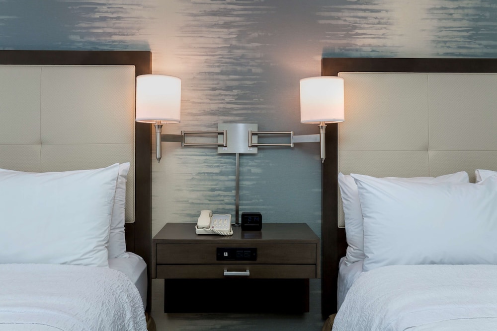 Room, 2 Queen Beds, Accessible, Non Smoking