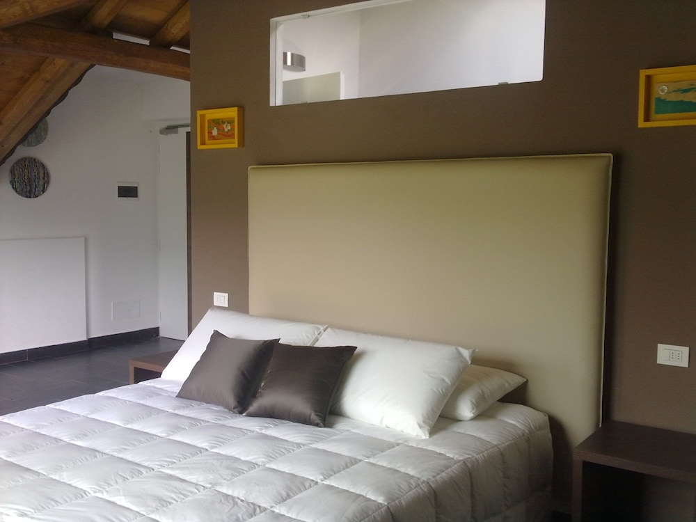 Standard Double or Twin Room, Mountain View (for 1 or 2 pax) photo 2