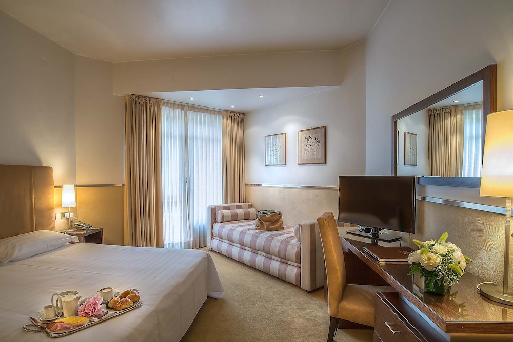 Classic Triple Room - Photo 6