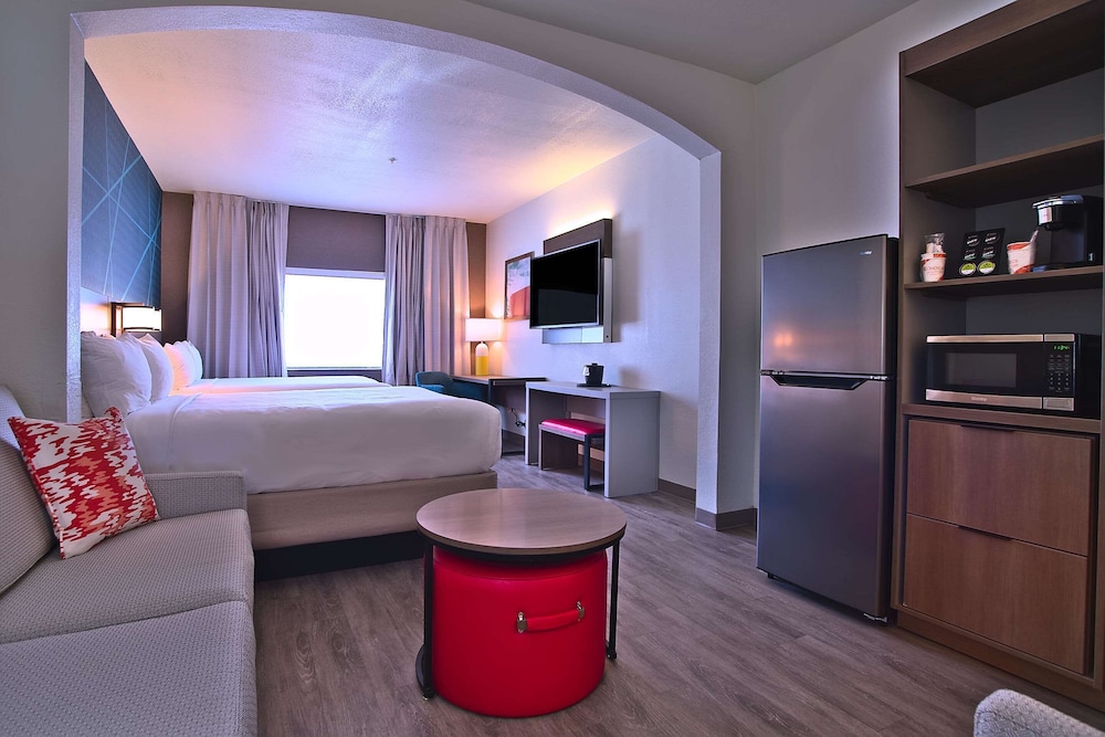 Suite, Multiple Beds, Non Smoking - Photo 5