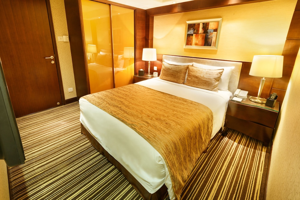 Executive Suite - Photo 4